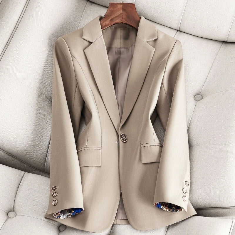 Getailleerde damesblazer met klassieke revers