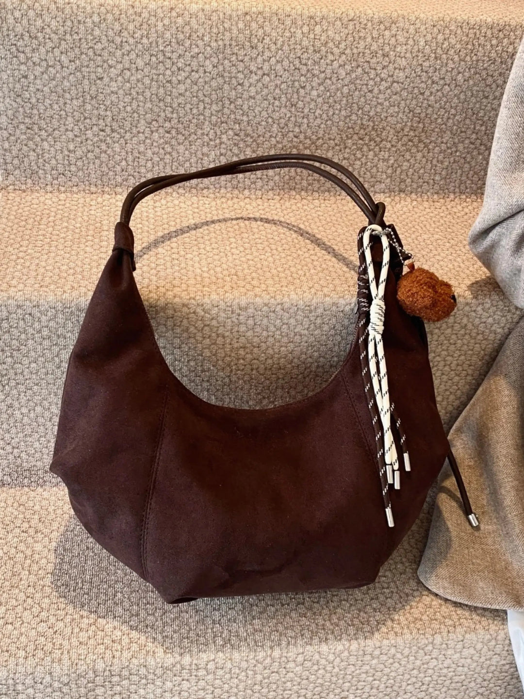 Amalia | Suède Boho-Chic Hobo Tas met Speelse Charme