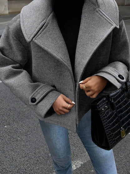 Caro Korte Damesjas met Dubbelrijs Sluiting