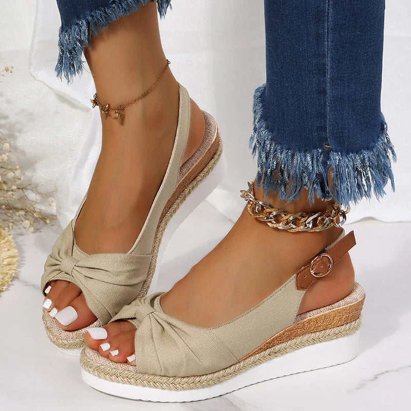 Chique Zomerse Espadrille Sandalen met Gesp en Knoopdetail