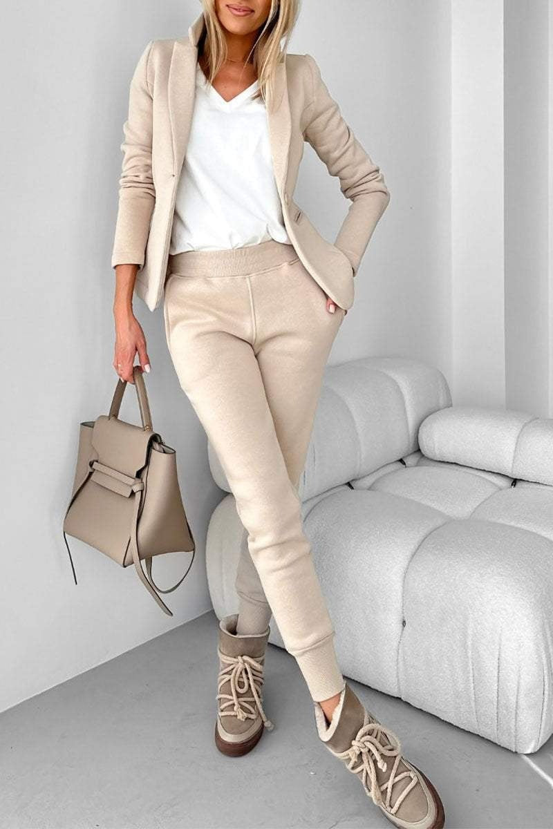 Chique tweedelige dames set met blazer en joggerbroek