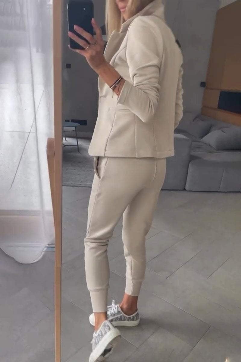 Chique tweedelige dames set met blazer en joggerbroek