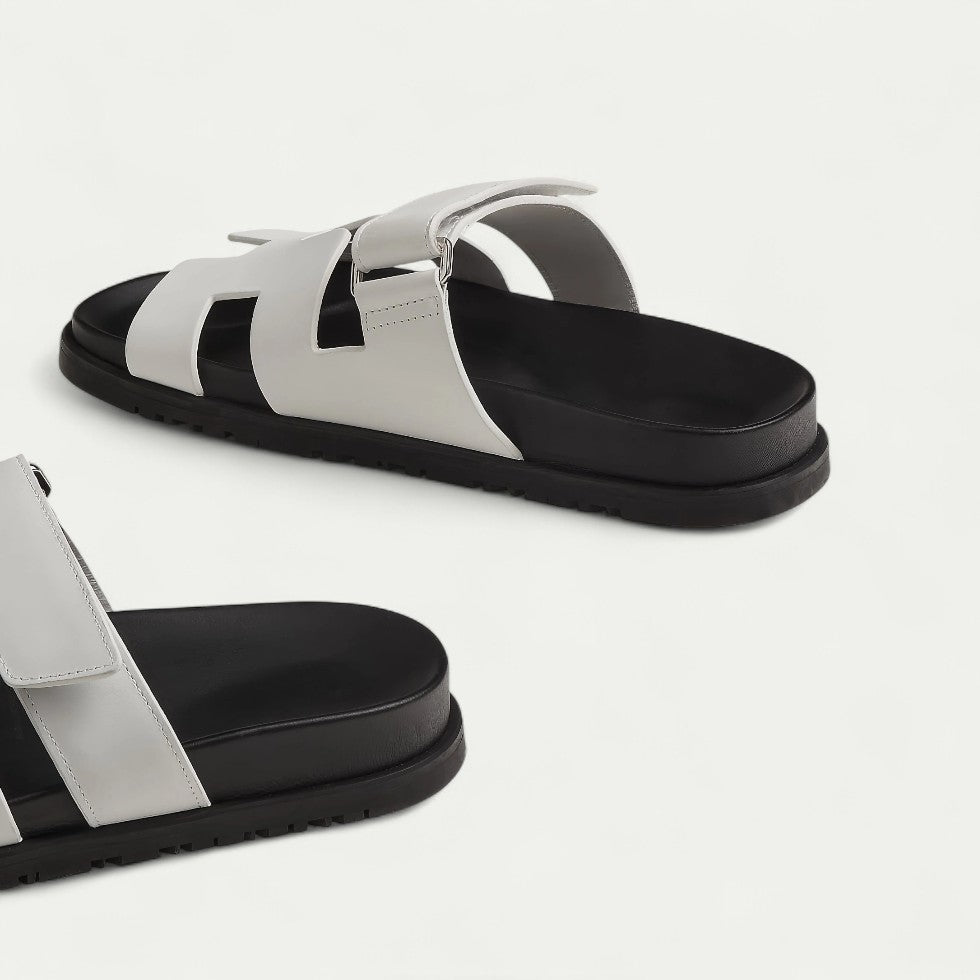 Dames Slide Sandalen met Moderne Sleek Uitsnijdingen en Comfort