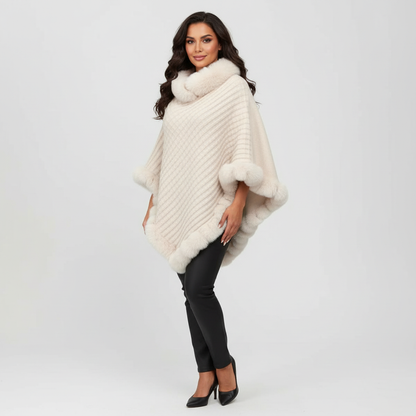 Elegante dames poncho met zachte bontafwerking