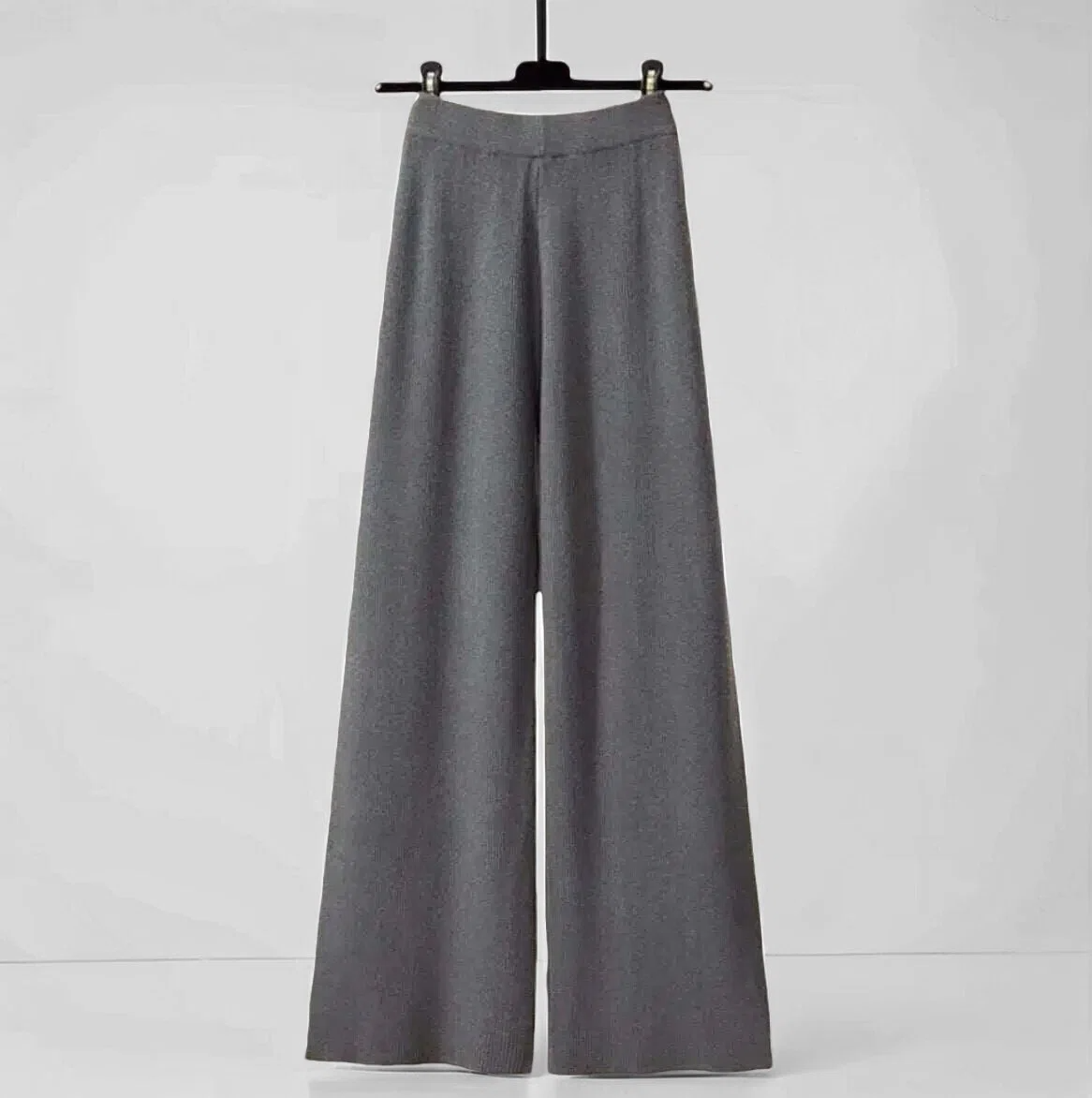 Elegante gebreide dames set met blouse en wijde broek