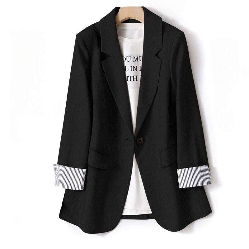 Elegante getailleerde damesblazer met omgeslagen manchetten
