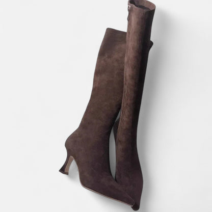 Elegante suède dameslaarzen met slanke hak