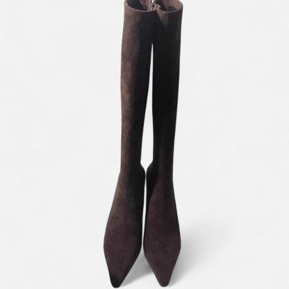 Elegante suède dameslaarzen met slanke hak