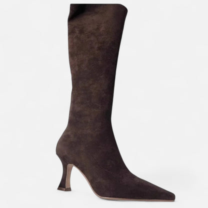 Elegante suède dameslaarzen met slanke hak