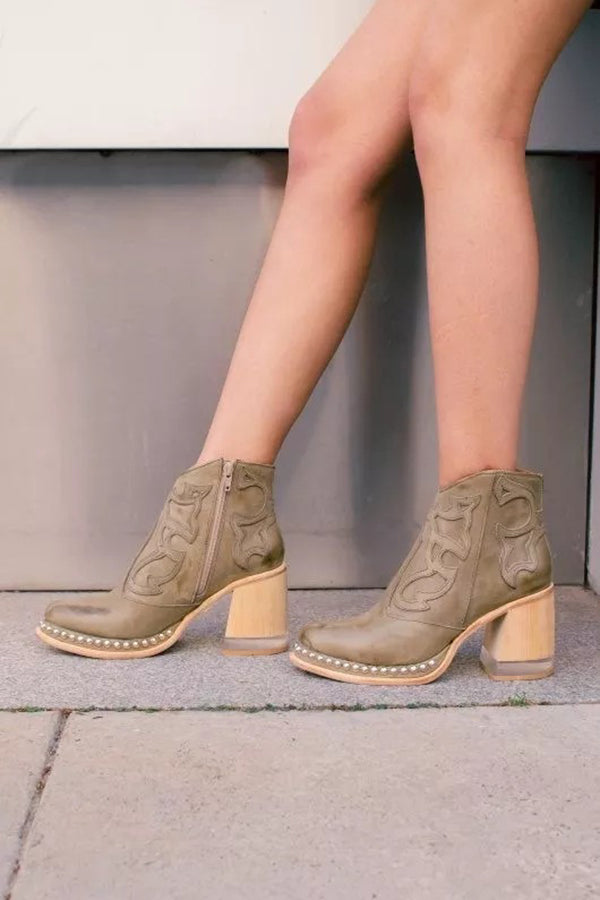 Elisa | Western Enkellaarsjes in Nude met Blokhak & Nieten