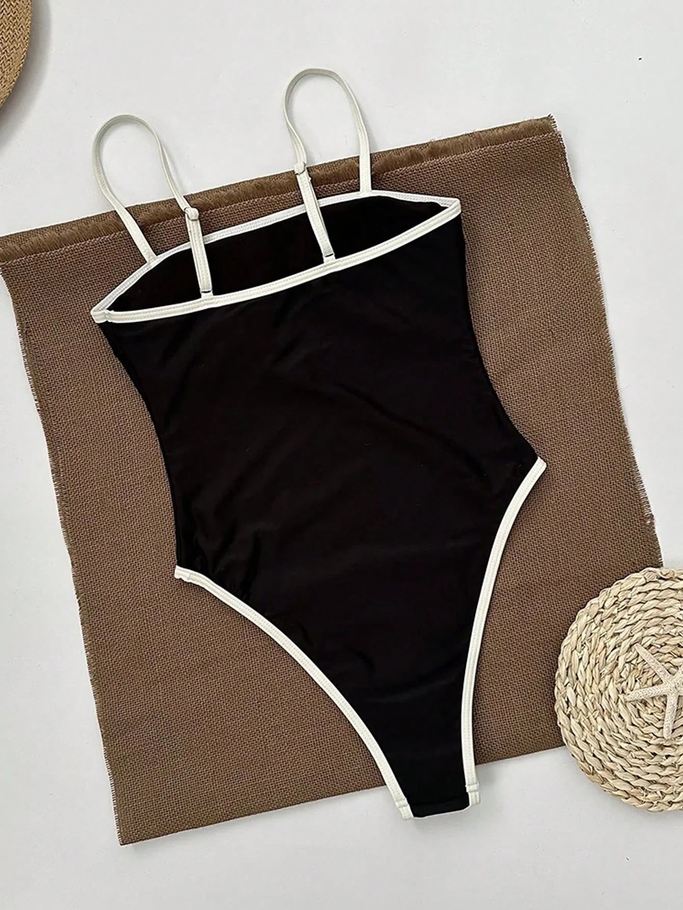 Elysia Dames Badpak | Hoge Beenuitsnijding, Zwart met Contrastdetails