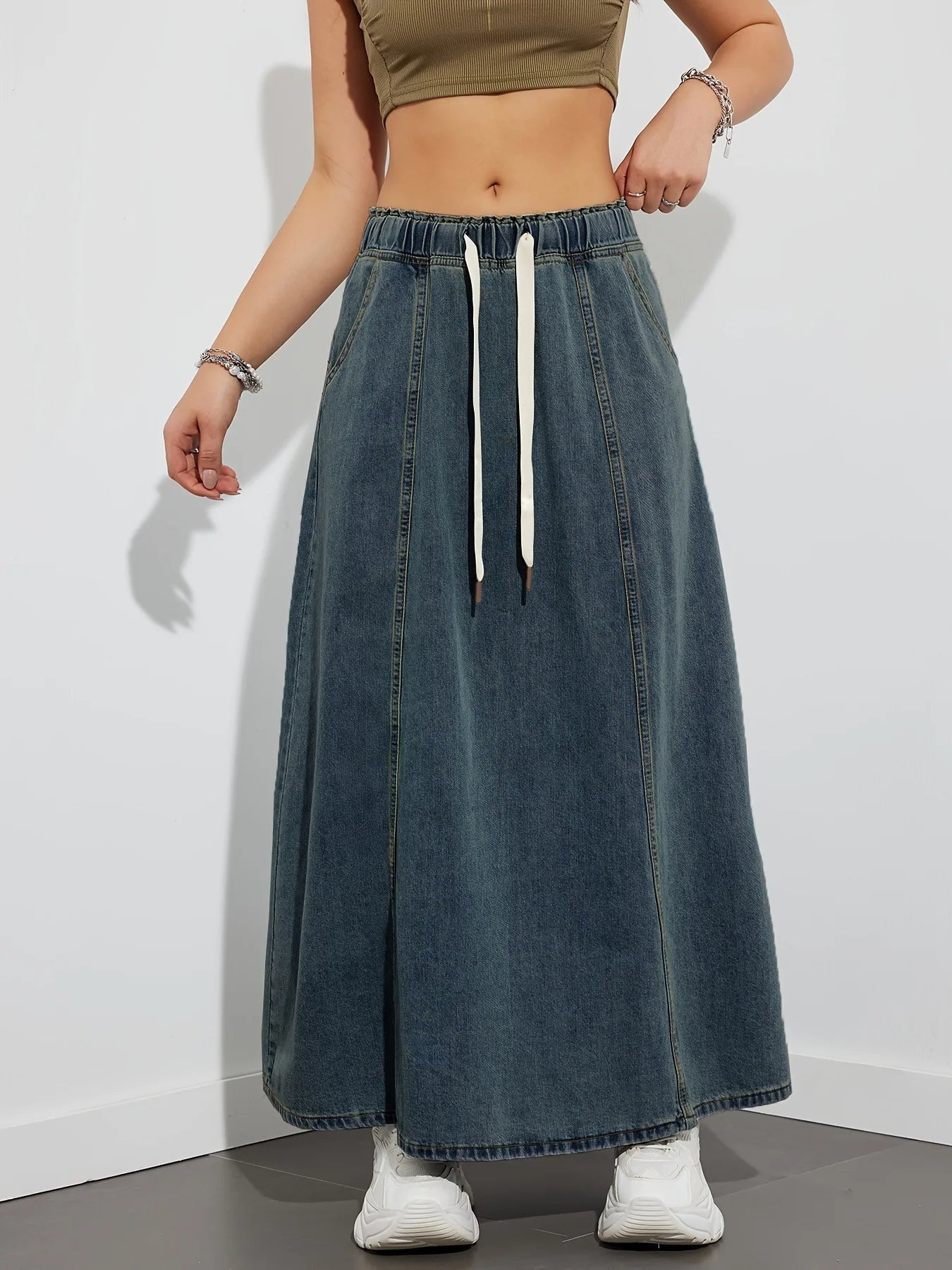 Flatterende denim maxi rok met elastische taille – Arielle