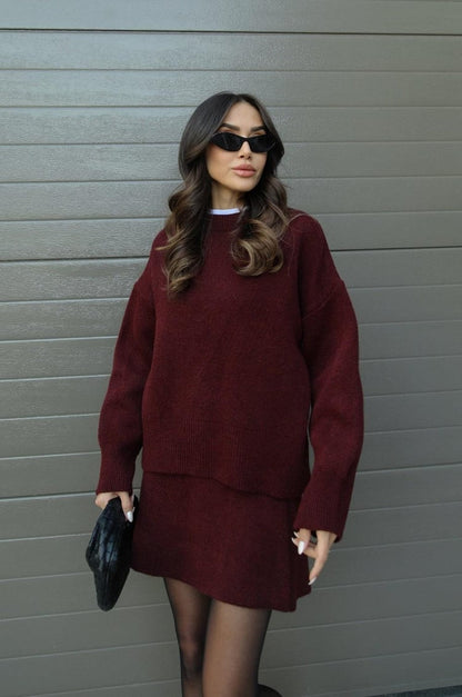 Gebreide tweedelige dames set met oversized trui en rok