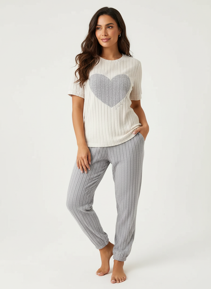 Geribde loungewear set dames met hartdetail – Amore