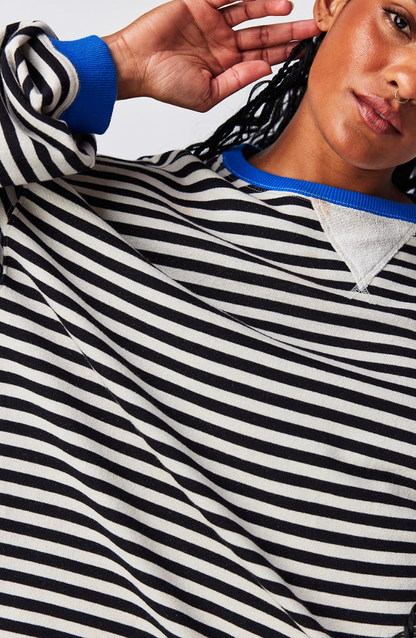 Gestreepte oversized trui met kleuraccenten