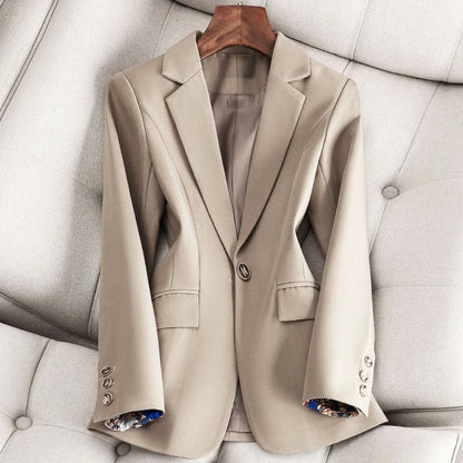 Getailleerde damesblazer met klassieke revers