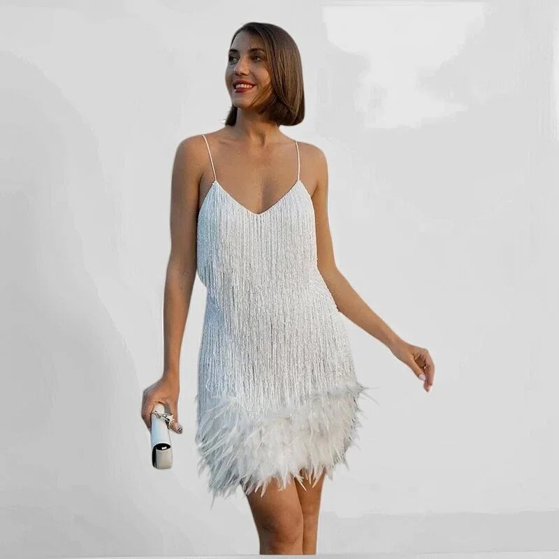 Glamoureuze pailletten veren cocktailjurk