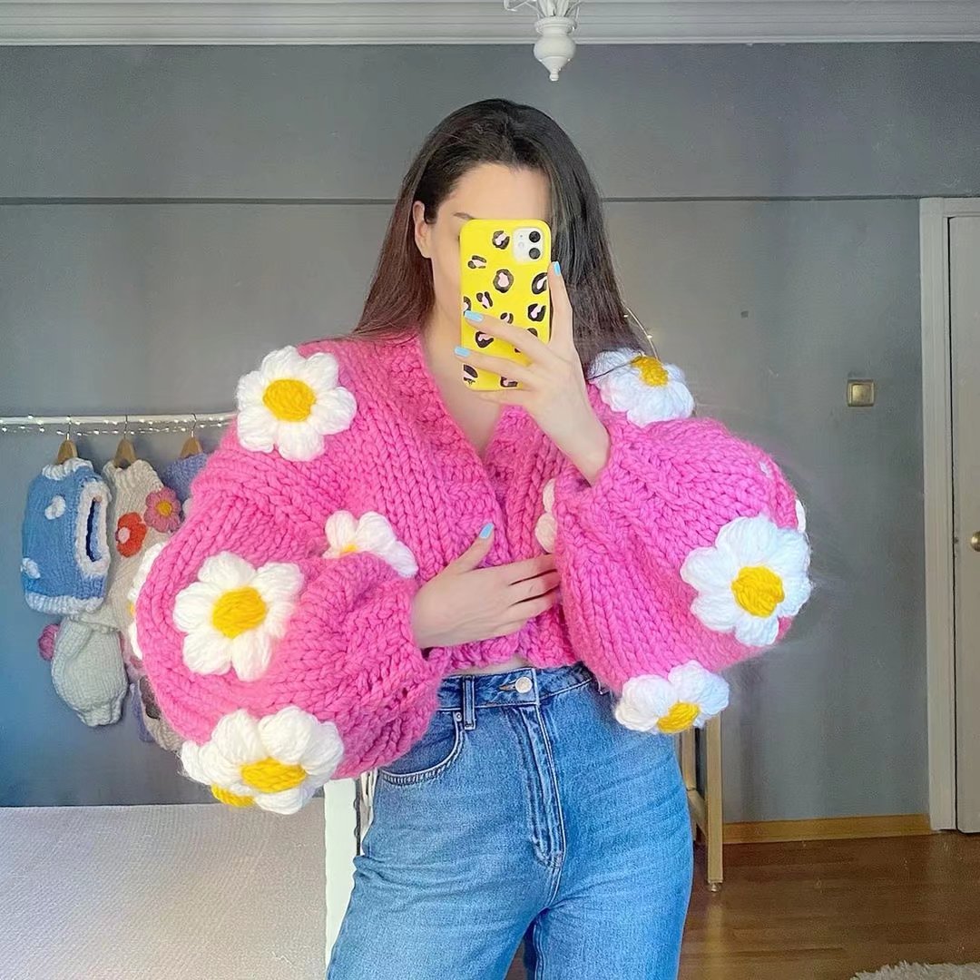 Handgebreide Bloemen Cardigan met Ballonmouwen en Zachte Knit