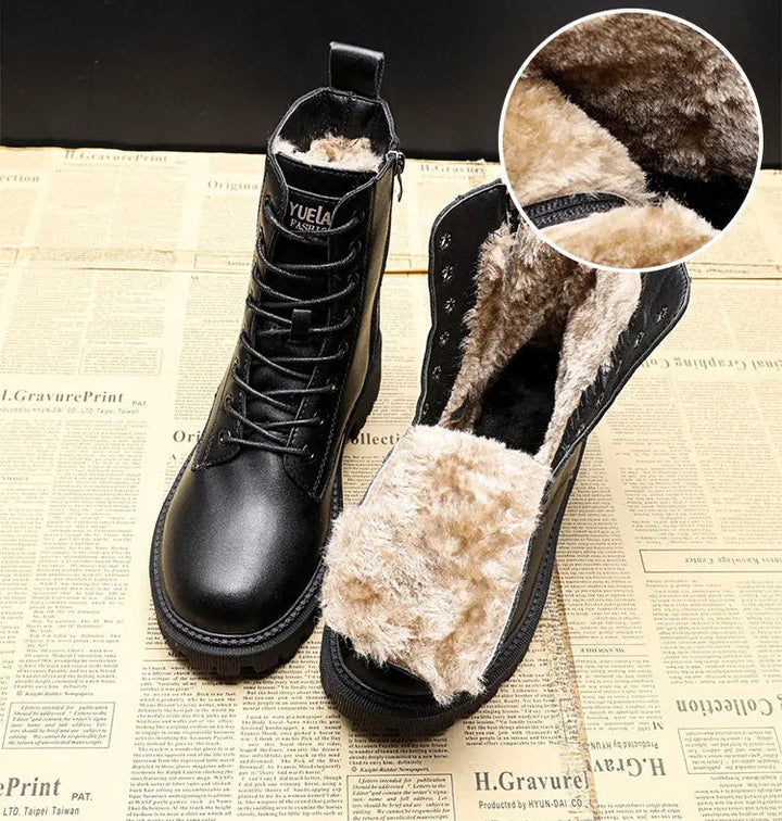 Lia | Zwarte leren gevoerde veterschoenen met profielzool