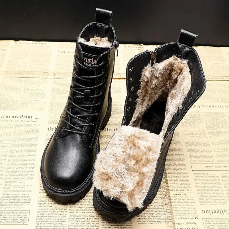 Lia | Zwarte leren gevoerde veterschoenen met profielzool