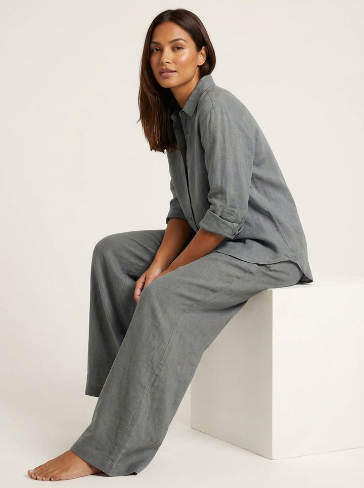Luchtige tweedelige dames set met blouse en wijde broek