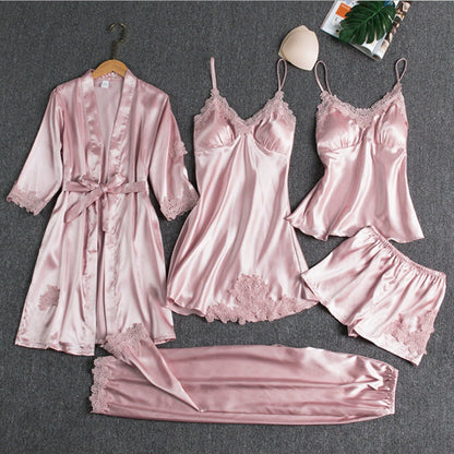 Luxe satijnen 5-delige pyjamaset met verfijnde kanten details
