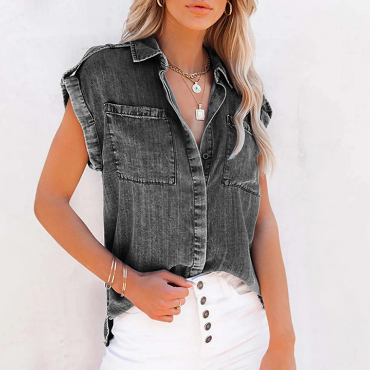 Mouwloze denim blouse met borstzakken – Delphine