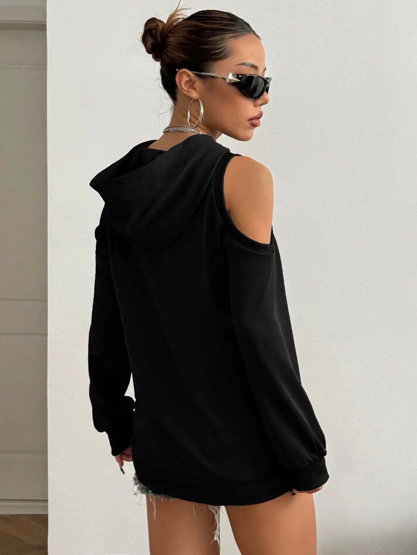 Off-shoulder dames hoodie met open schouders – Essentia
