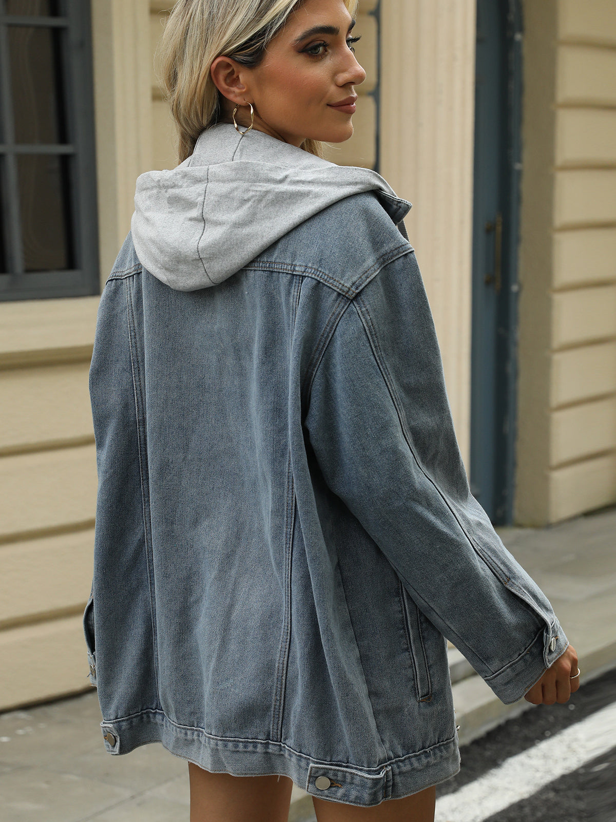 Oversized Spijkerjack in Street Style met Casual Look