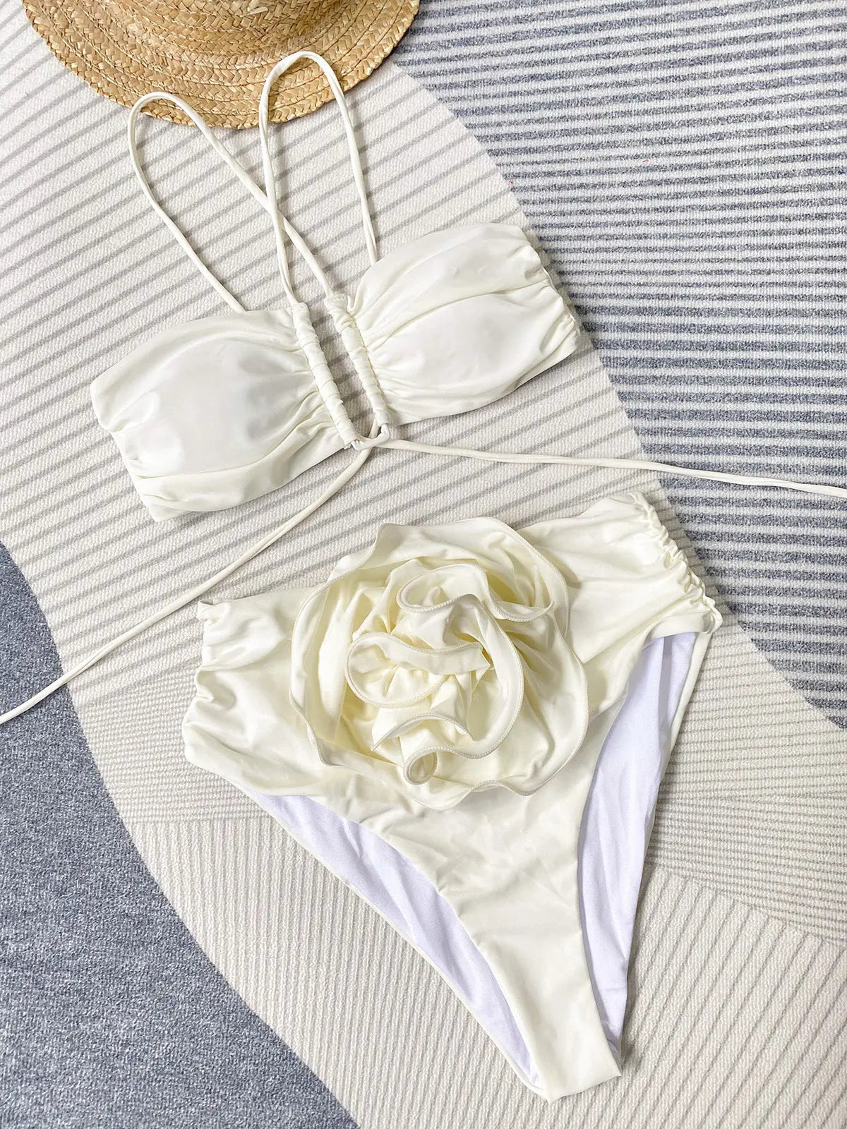 Rosa Bikini | Halternek met Bloemdetail