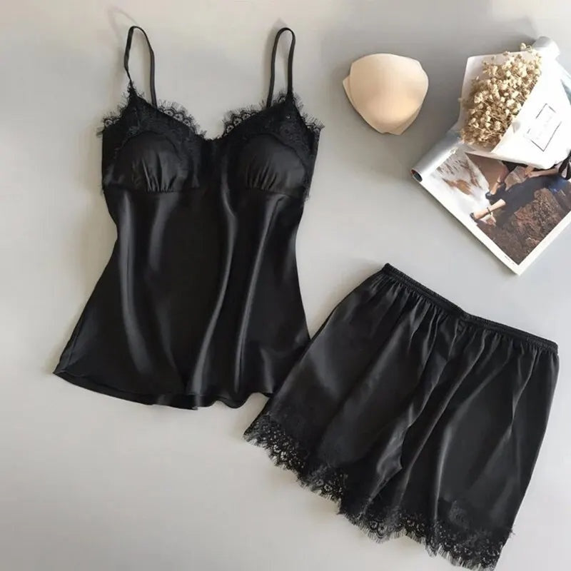 Satijnen dames pyjamaset met kant – Élodie