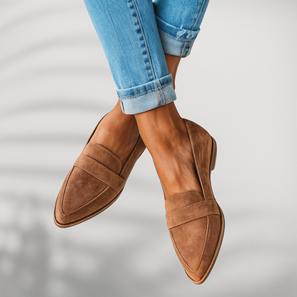 Tijdloze suède dames loafers met puntige neus