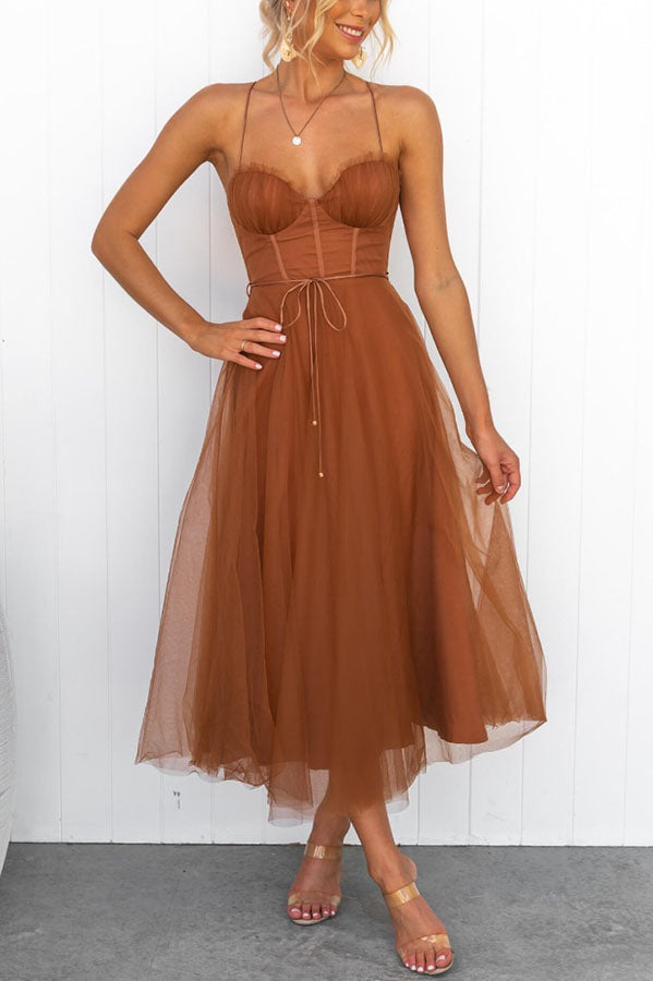 Vrouwelijke Maxi Jurk met Elegante Vloeiende Ontwerp en Mouwenloze Hals