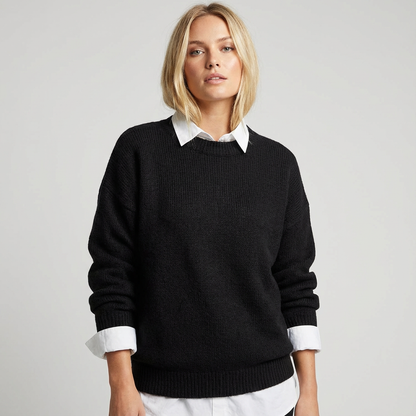 Zachte minimalistische dames trui met ronde hals en lange mouwen