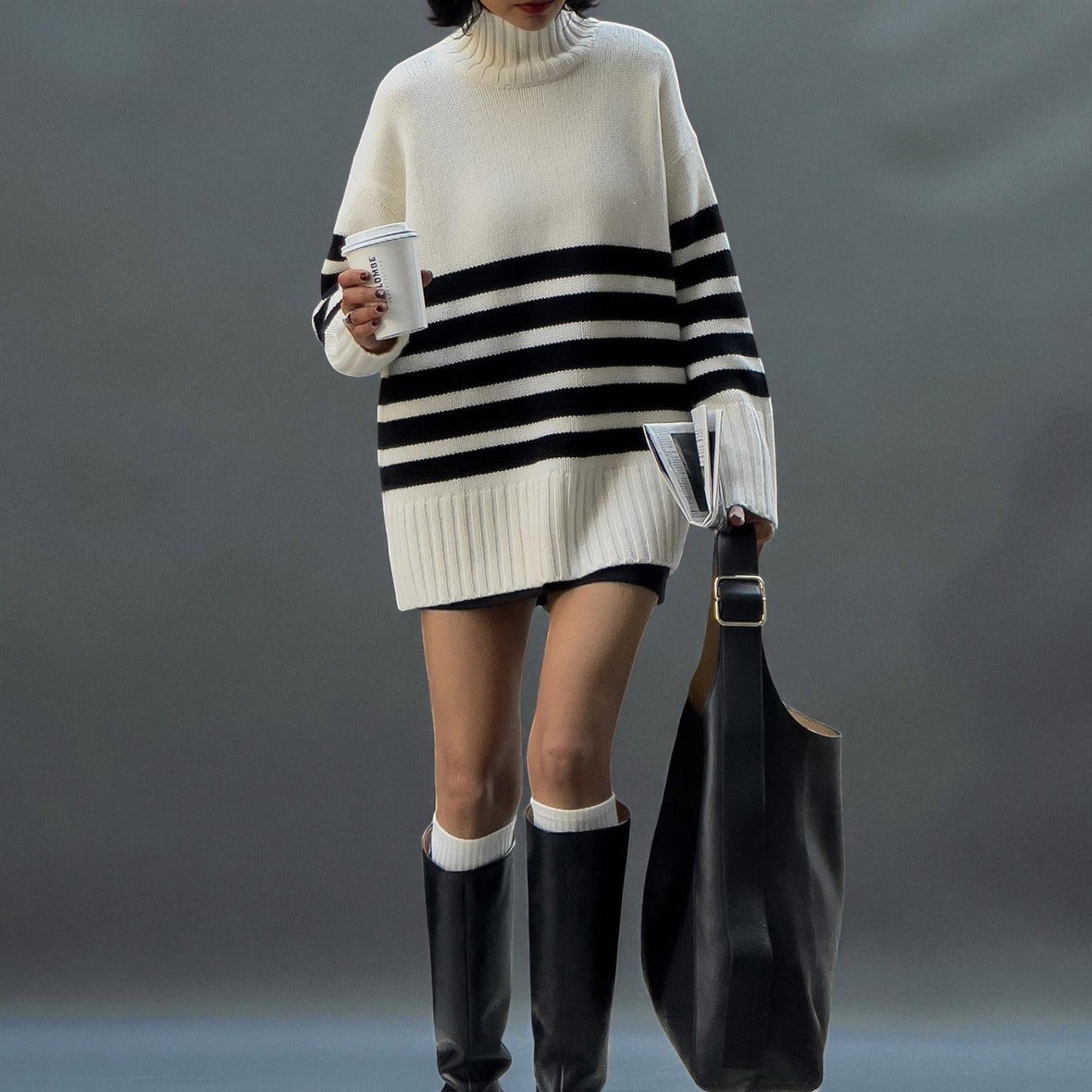 Zachte oversized gebreide trui met col en strepen