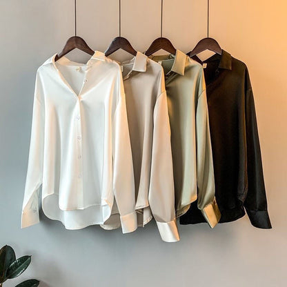 Zijdezachte damesblouse met elegante glans en losse pasvorm