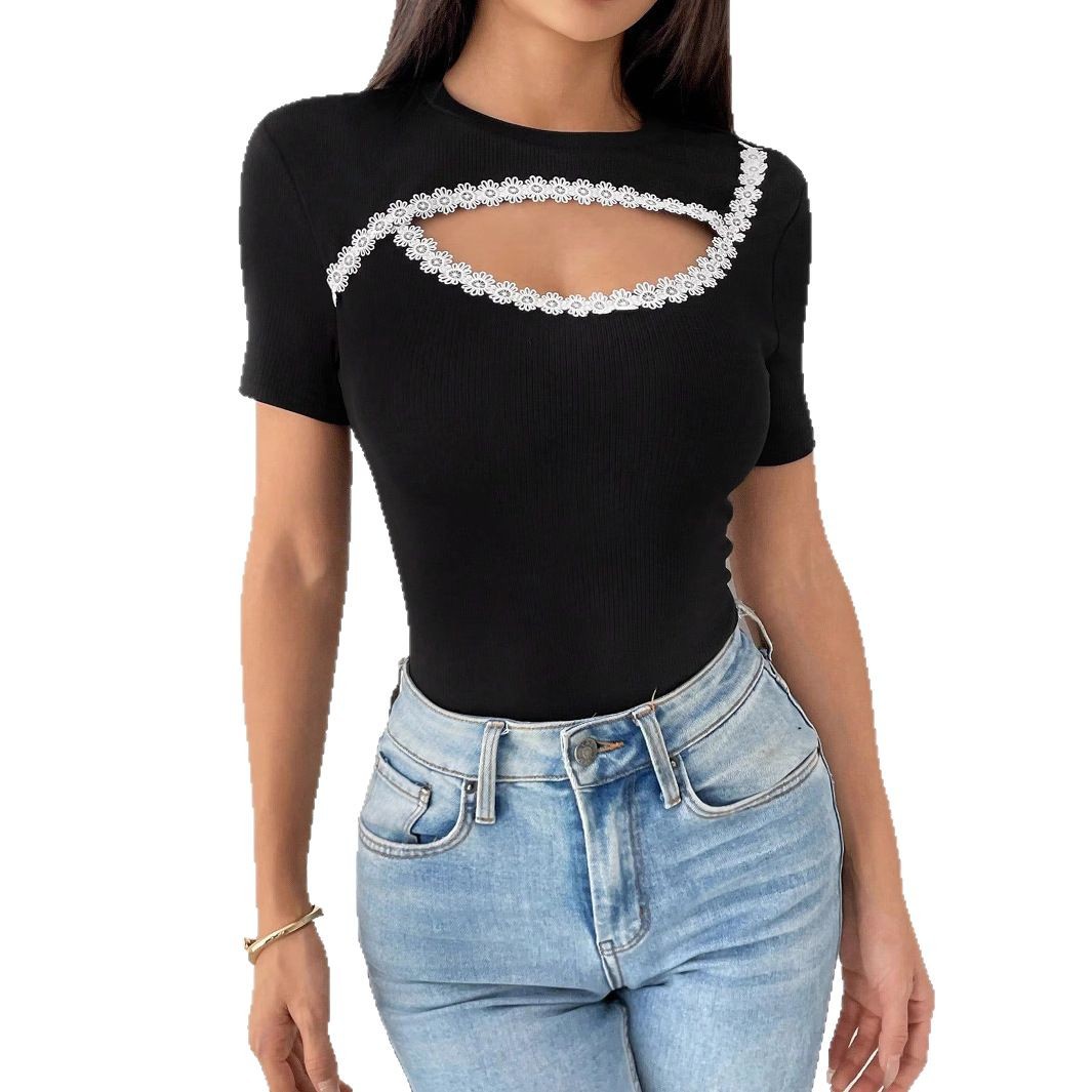 Kennedy Zwarte Cut-Out T-Shirt met Kant Detail – Trendy Aansluitende Dames Top