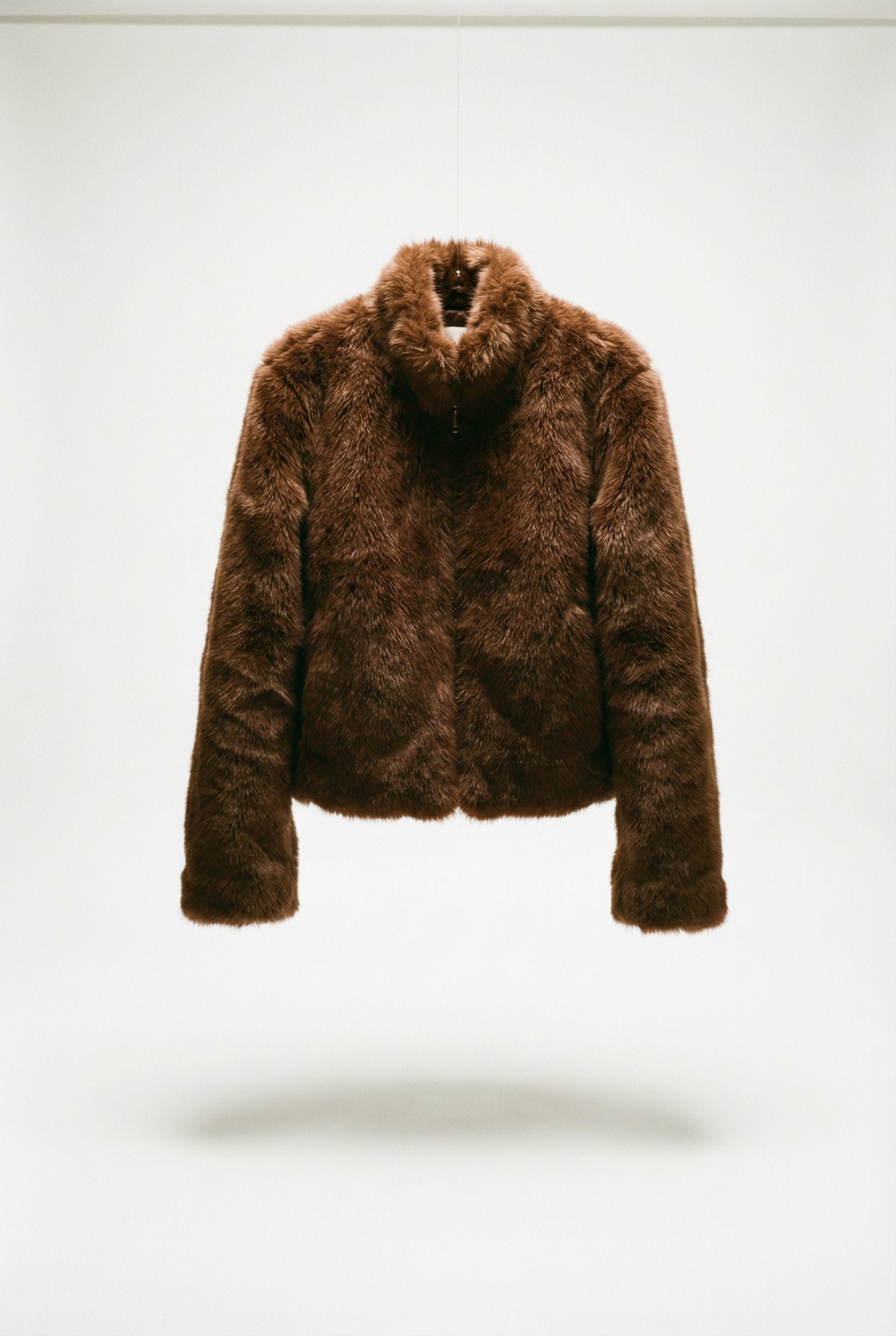 Fuzzy Dames Cropped Faux Fur Jas Bruin Met Ritssluiting