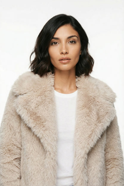 Sophie Damesjas van Imitatiebont – Warme Luxe Winterjas met Elegante Pasvorm