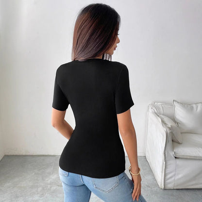 Kennedy Zwarte Cut-Out T-Shirt met Kant Detail – Trendy Aansluitende Dames Top